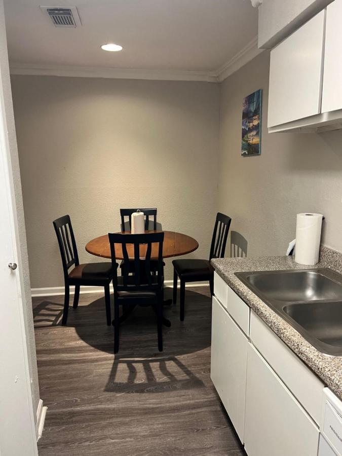 Beautiful 1-Bedroom Townhome With Nice Amenities Houston Ngoại thất bức ảnh