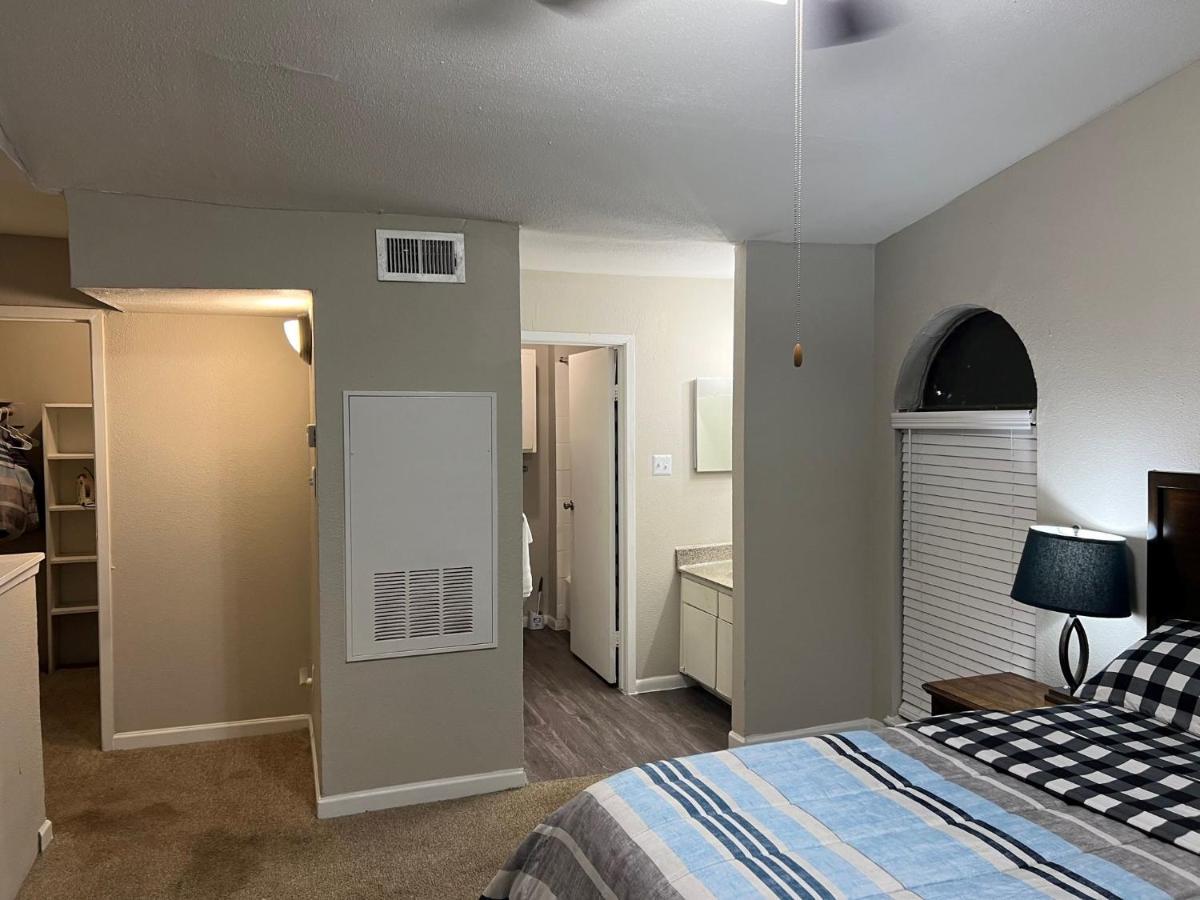 Beautiful 1-Bedroom Townhome With Nice Amenities Houston Ngoại thất bức ảnh