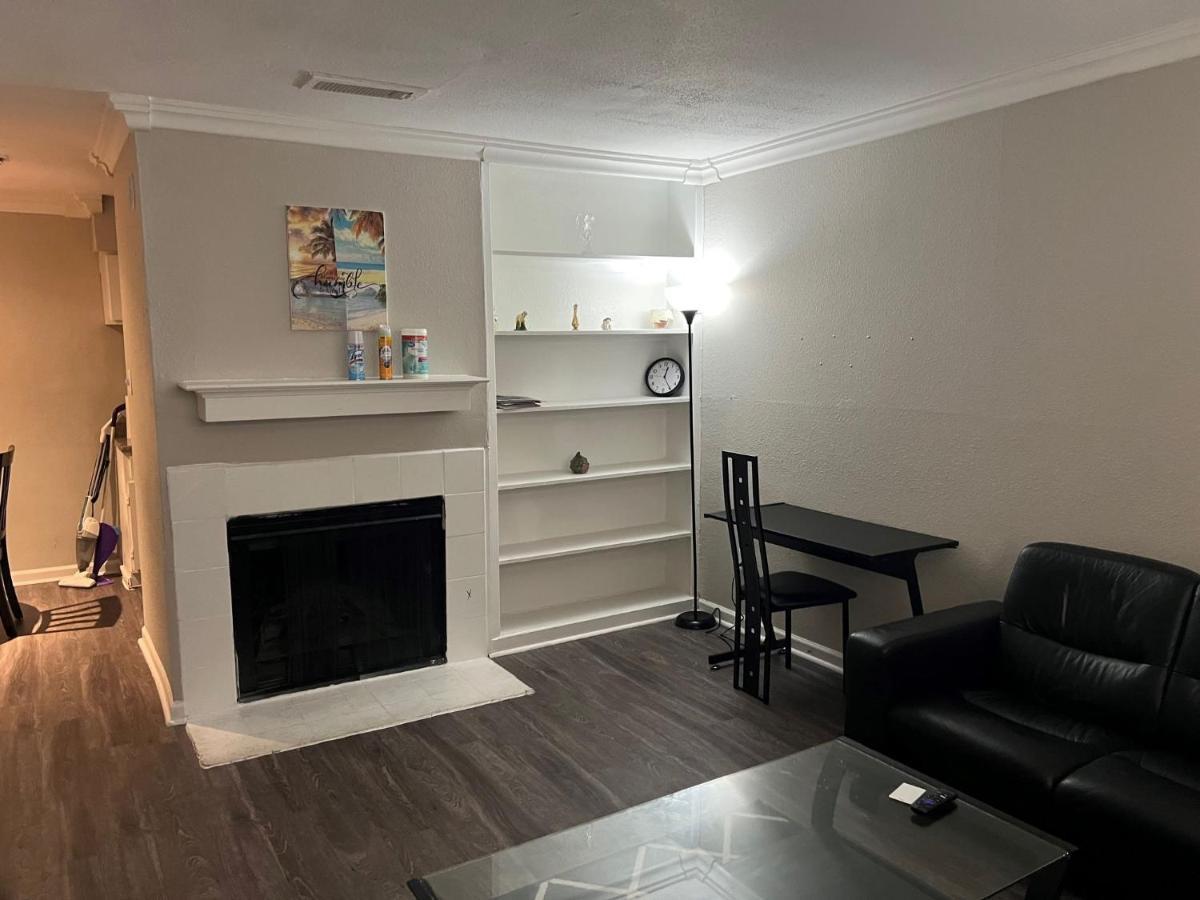 Beautiful 1-Bedroom Townhome With Nice Amenities Houston Ngoại thất bức ảnh